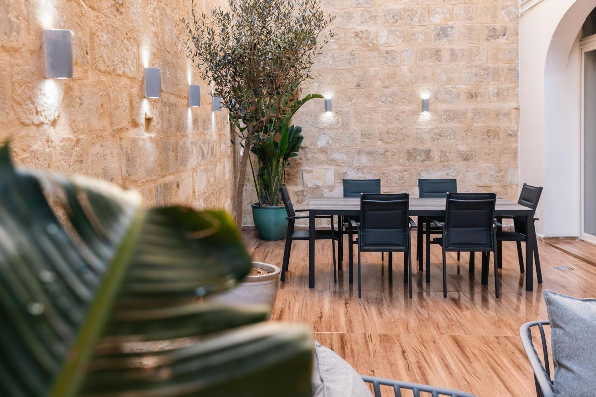 Valletta Waterfront Backyard Flat By Arcobnb Floriana Zewnętrze zdjęcie